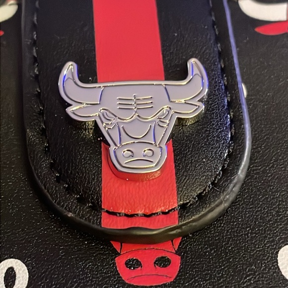 NWT Loungefly Chicago Bulls Long Wallet - Picture 2 of 8